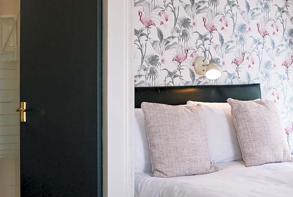 Four Oaks Hotel