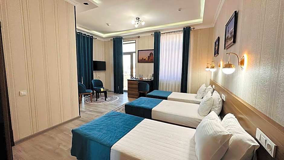 Garden Plaza Hotel