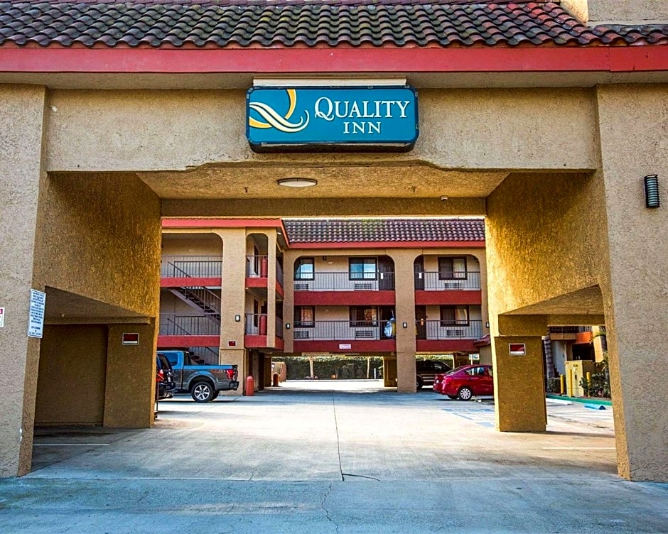 Quality Inn Near Downey Studios