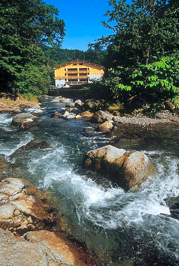 Tomuraushionsen Higashi Taisetsuso