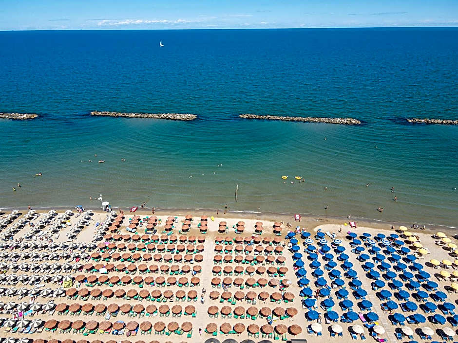 Nautilus Family Hotel