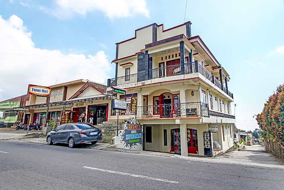 SPOT ON 92667 Hotel Kopeng Indah 1