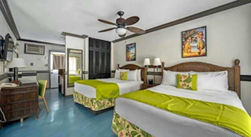 Caliente Tropics Hotel