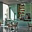 Dusit Thani LakeView Cairo