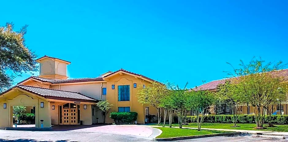 Days Inn by Wyndham Sulphur West