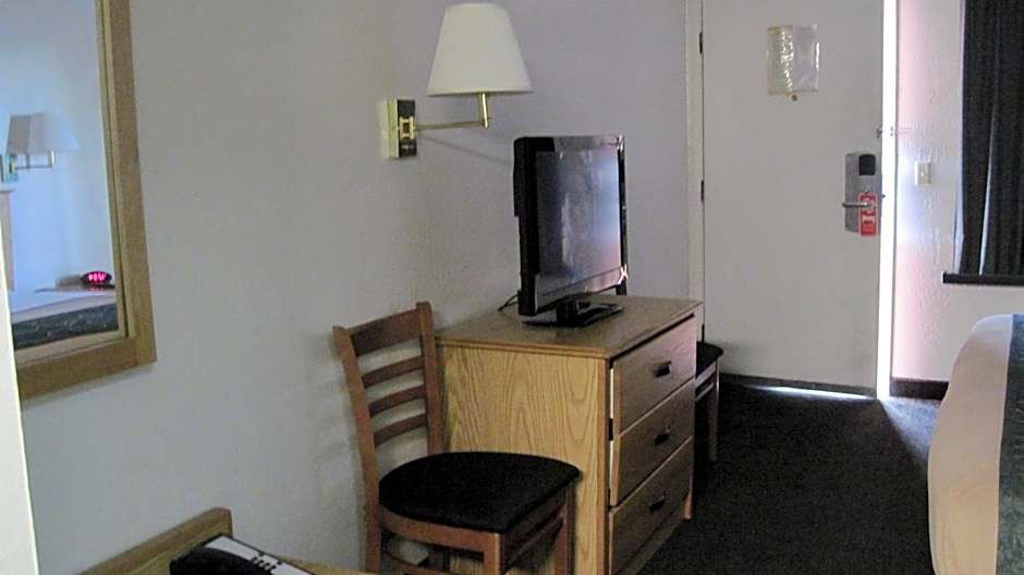 Travelodge by Wyndham Winslow