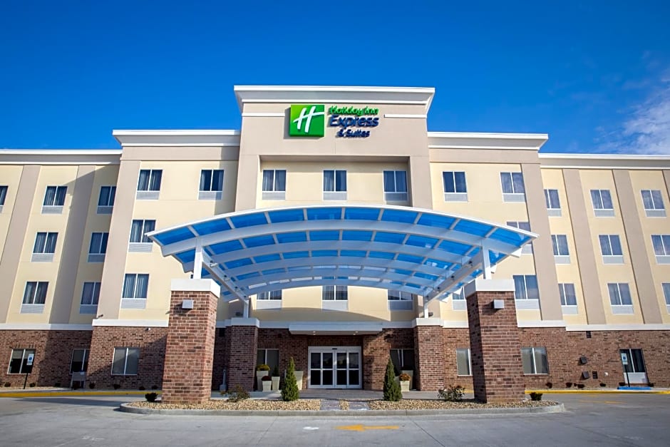 Holiday Inn Express and Suites Edwardsville