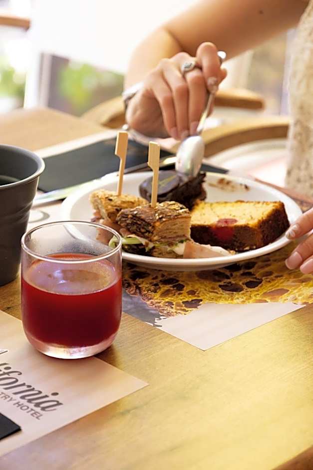 California Pastry Hotel