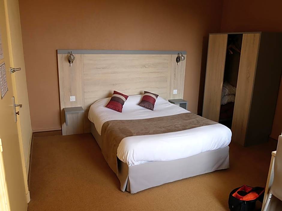 Logis Hôtel Le Lion d'Or