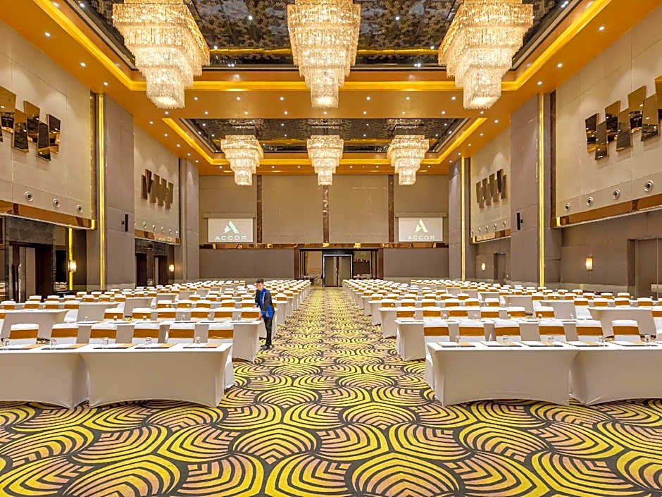 Novotel Yangon Max