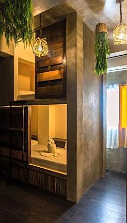 Bed in 6-Bed Mixed Dormitory Room