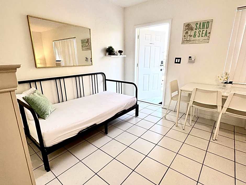 Southwinds Inn by The Gold Nests