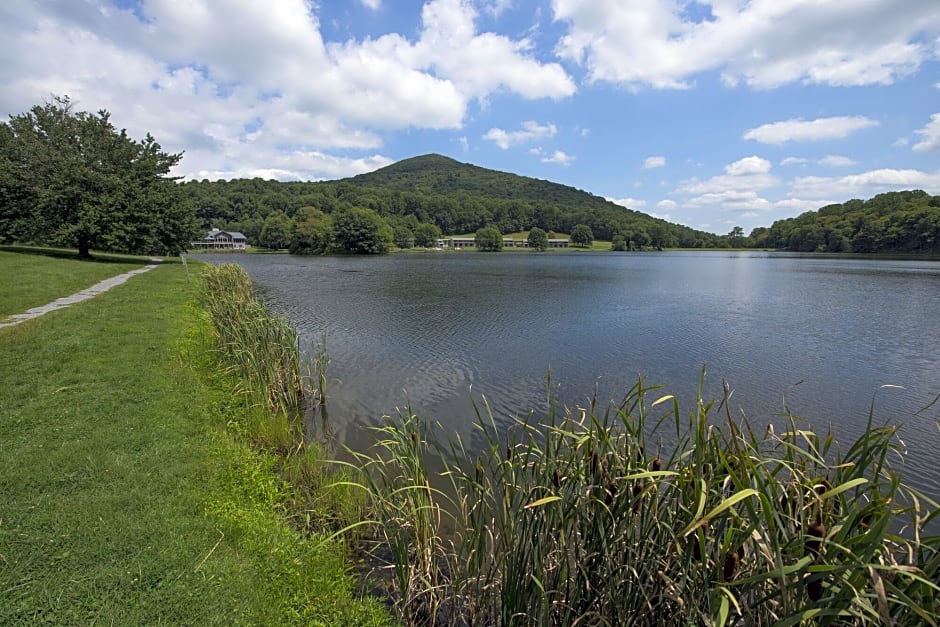 Peaks of Otter Lodge