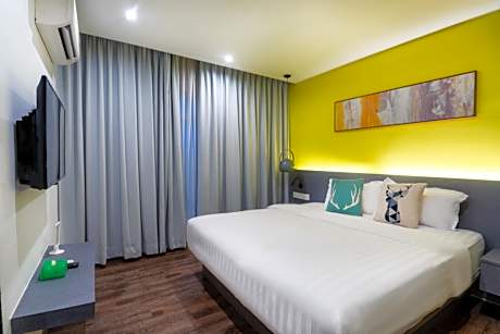 Deluxe King Room
