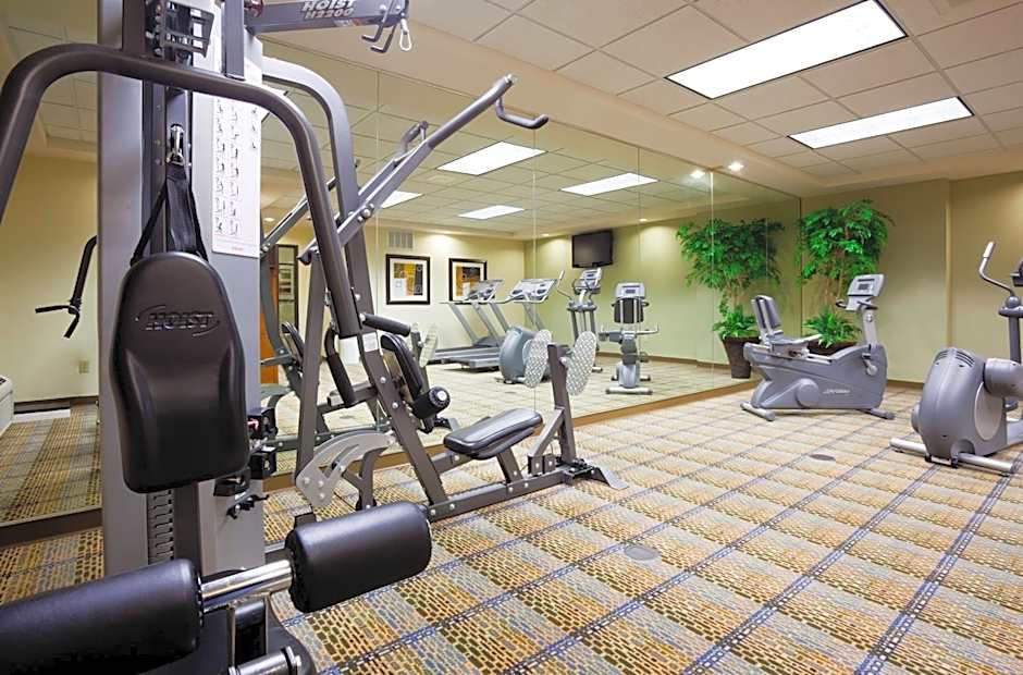 Holiday Inn Express & Suites Verona By IHG