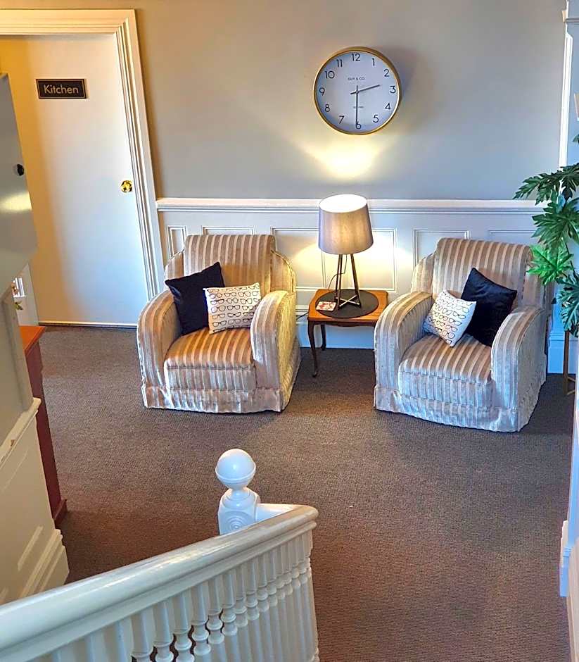 Work and Travel Stay Central City