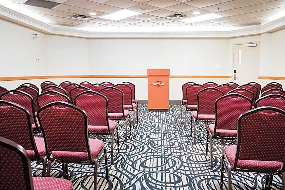 Rosslyn Inn & Suites