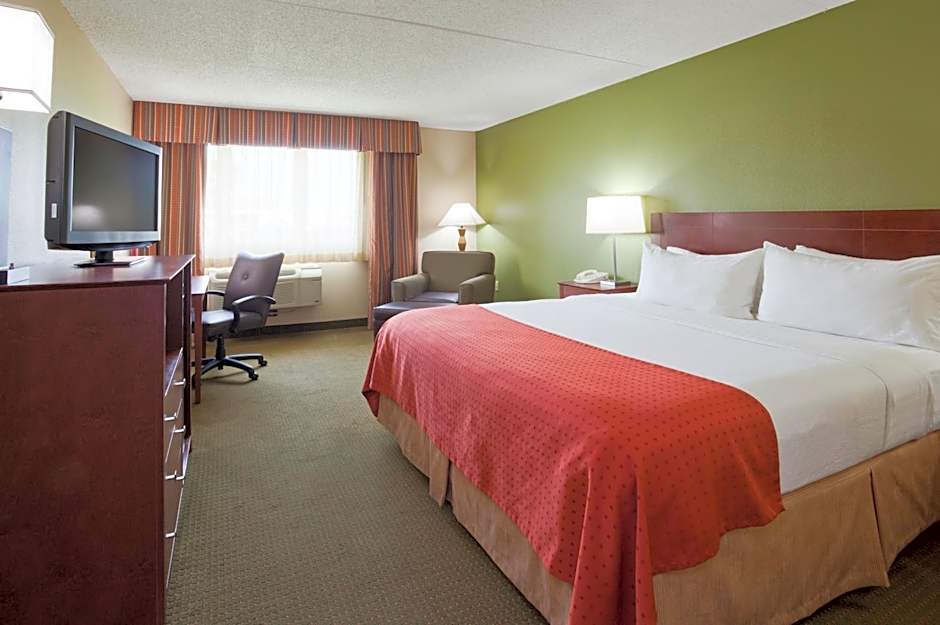 DoubleTree by Hilton Austin, MN