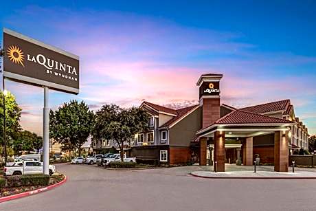 La Quinta Inn & Suites by Wyndham Dallas Dfw Airport North