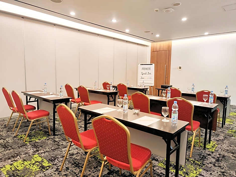 Zuri Express Lippo Cikarang Hotel