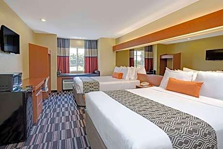 2 Queen Beds Non-Smoking