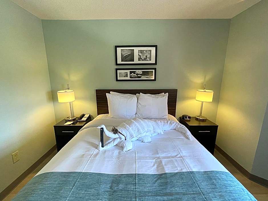 Wingate by Wyndham Salisbury