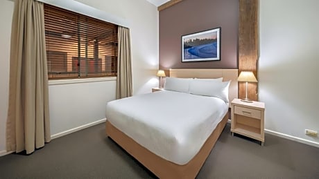 One Bedroom Apartment - No Housekeeping