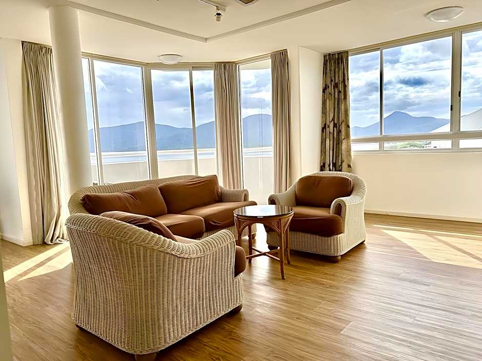Acacia Court Hotel