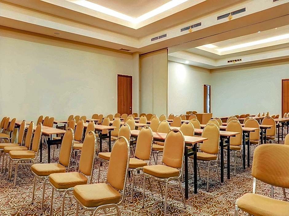 Grand Cikarang Hotel