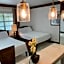 Colony Club Inn & Suites