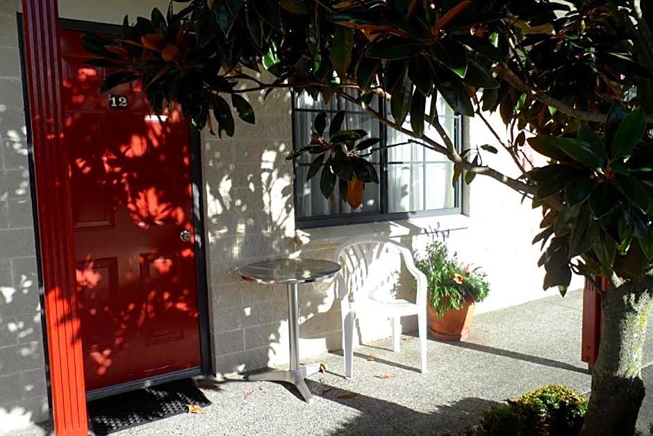 BK's Magnolia Motor Lodge