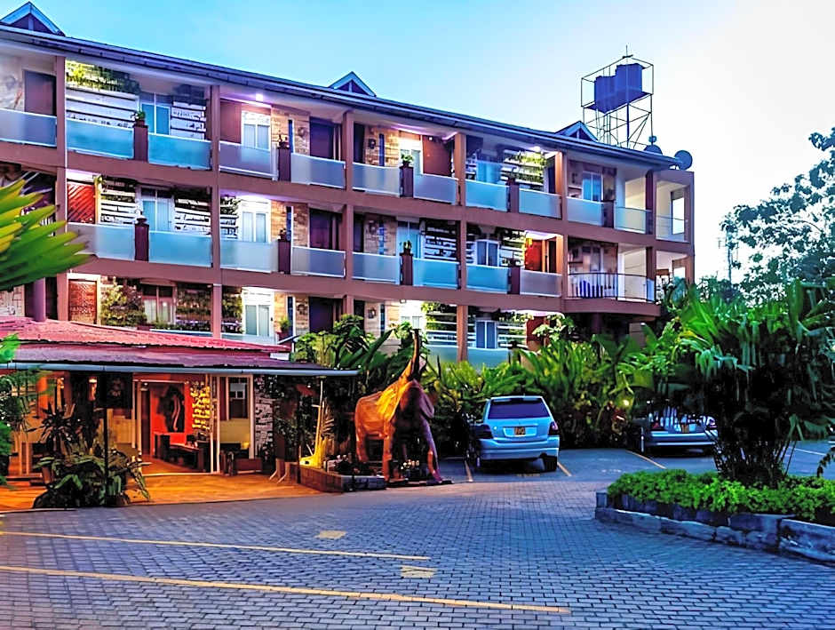 African Tribe Hotel