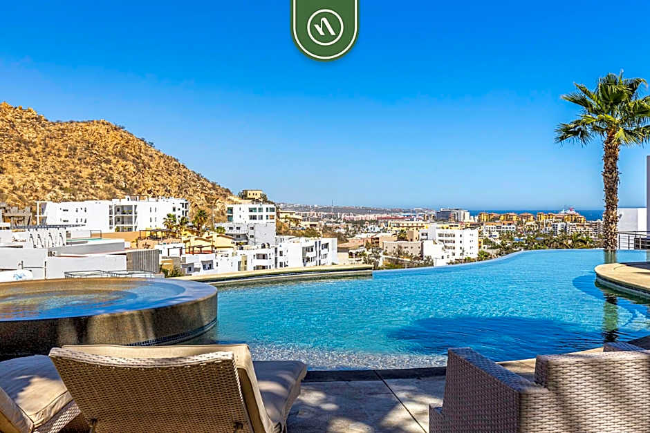 Brand New 3 BR Penthouse - Oceanview Rooftop Pool