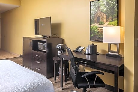 King Room with Bath Tub - Disability Access