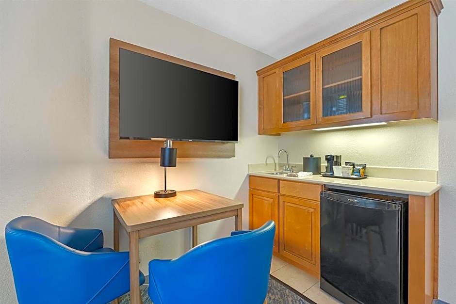 Best Western Hesperia-Victorville Suites