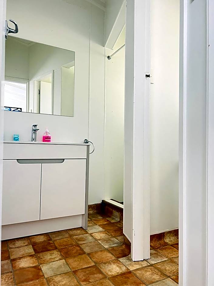 18th Avenue Thermal Motel