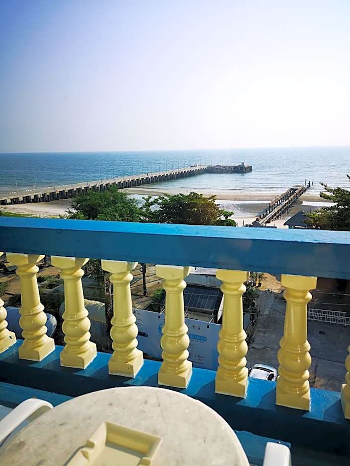 PierView Rooms