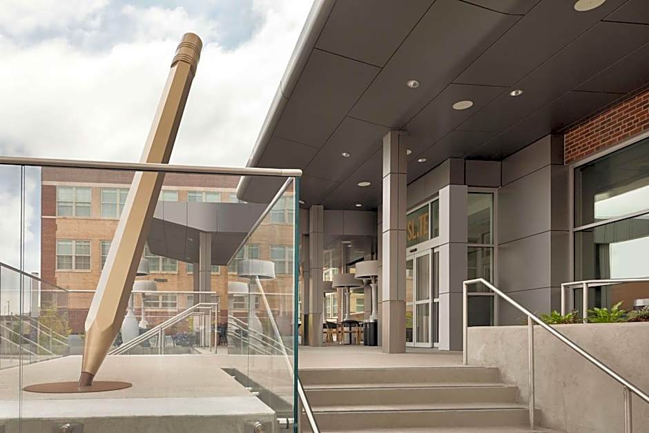 The Slate Denver, Tapestry Collection By Hilton