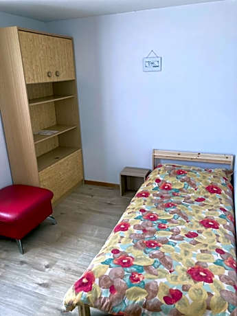Standard Single Room with Shared Bathroom