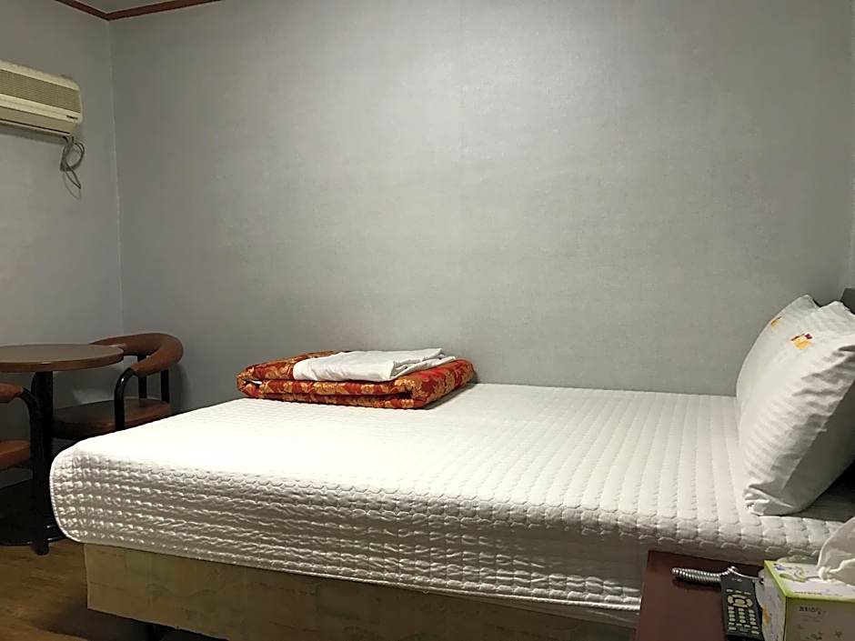 J Motel