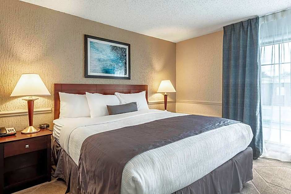 The Blu Hotel Blue Ash Cincinnati, an Ascend Collection Hotel