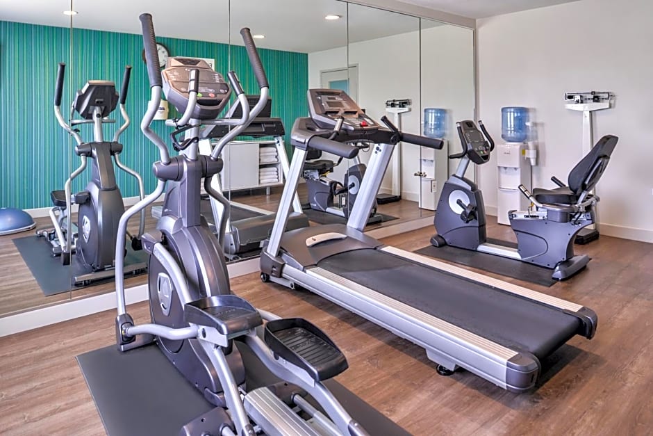 Holiday Inn Express Hotel & Suites Elgin By IHG