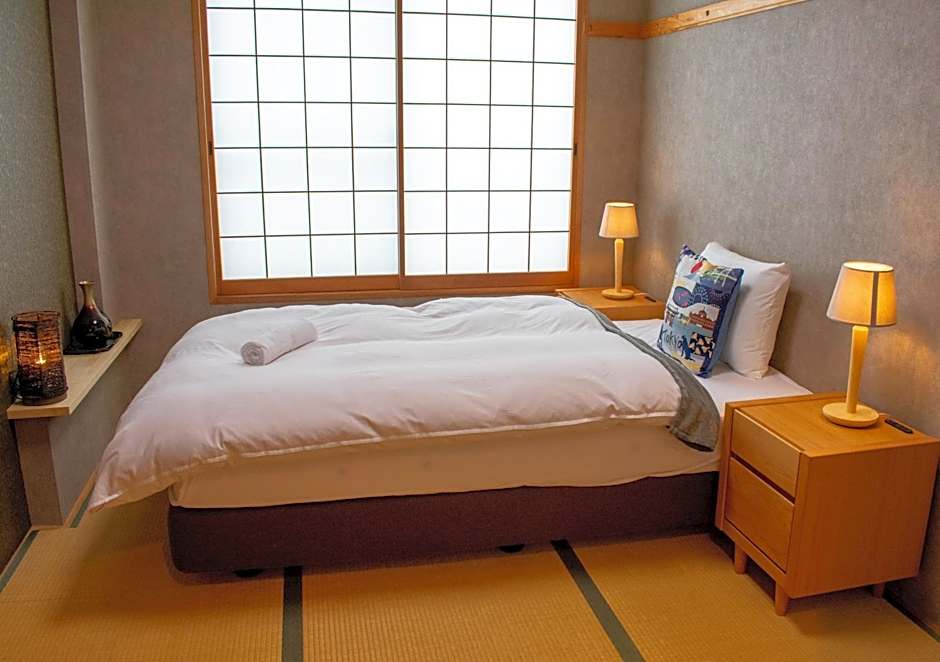 Foto 1 de 2 de Single Room with Shared Bathroom