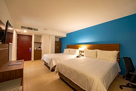 Standard Queen Room with Two Queen Beds - Smoking
