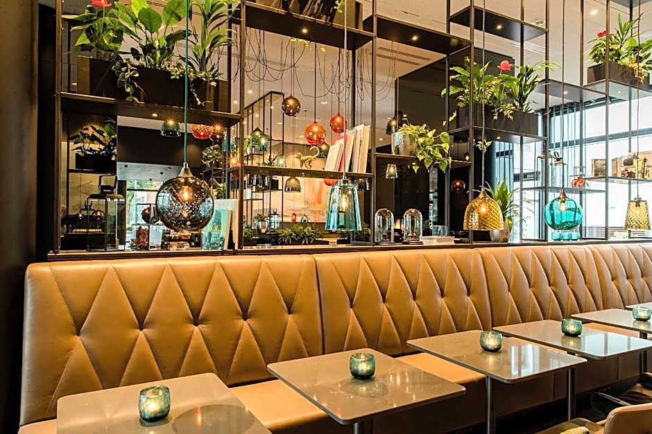 Motel One Köln-Neumarkt