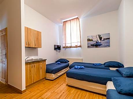 Quadruple Room with Shower