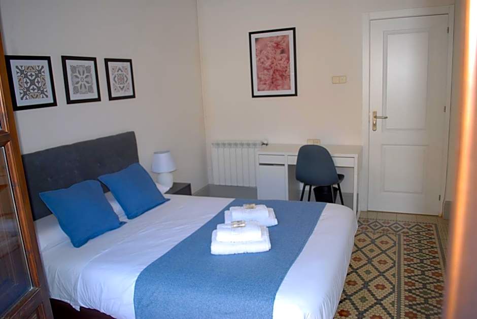 Photo 1 of 6 of Double Room with Private External Bathroom
