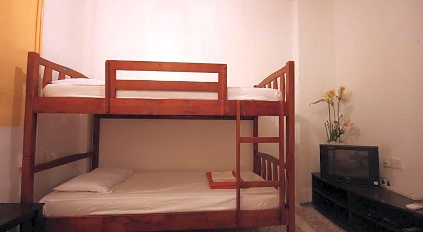 Cocoa Mews Cafe & Home