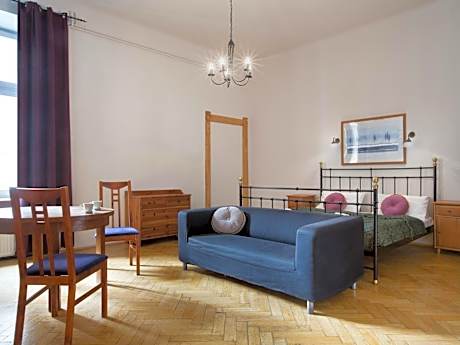 Four-Bedroom Apartment (10 Adults)