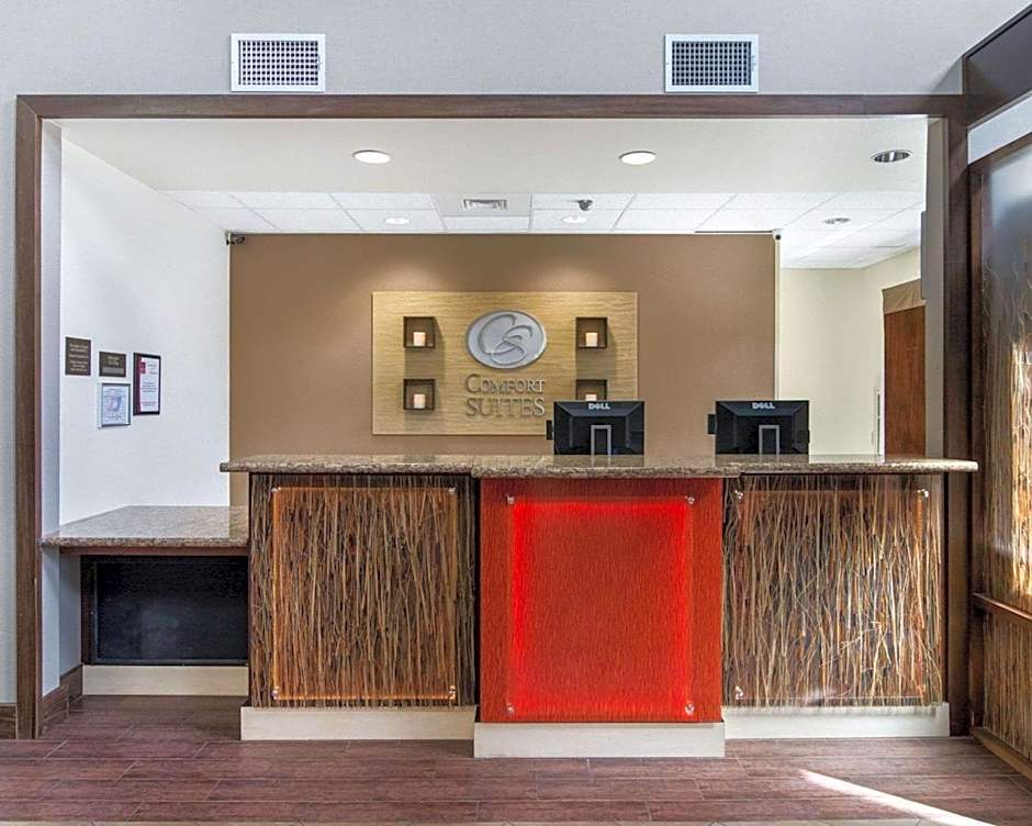 Comfort Suites Odessa near University